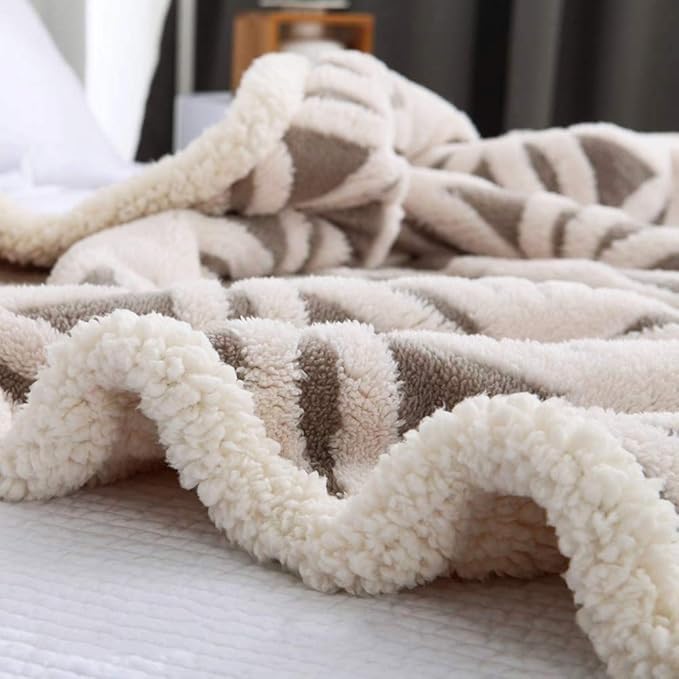 LOMAO Sherpa Fleece Blanket 90x110 Fuzzy Soft Throw Blanket Dual Sided Blanket for Couch Sofa Bed (Grey, 90''x110'')