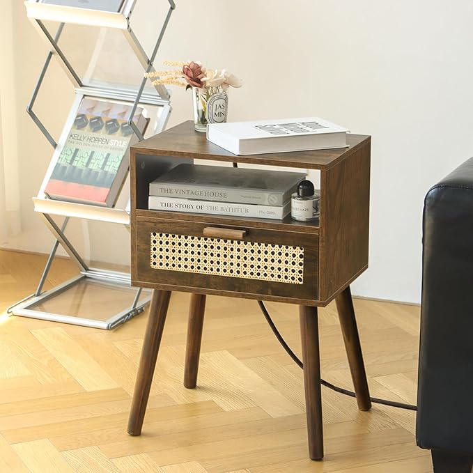 MaxSmeo Small Nightstand with Charging Station, Rattan Side Table Mid Century Modern Bedside Table for Bedroom, Living Room and Small Spaces, Solid Wood Legs (Rustic Brown)