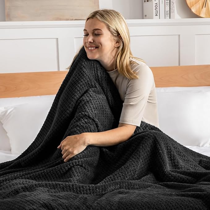 Exclusivo Mezcla Fleece Bed Blanket Queen Size, Super Soft and Warm Blankets for Couch, Sofa and Bed Waffle Textured, Cozy, Fuzzy and Lightweight (Black, 90x90 Inches)