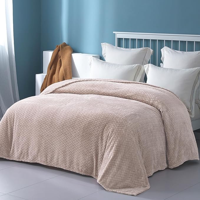 Exclusivo Mezcla Fleece Twin Size Blanket for Bed, 90x66 Inches Soft Cozy Jacquard Flannel Blankets, Lightweight Fuzzy Plush Warm for Winter, Camel