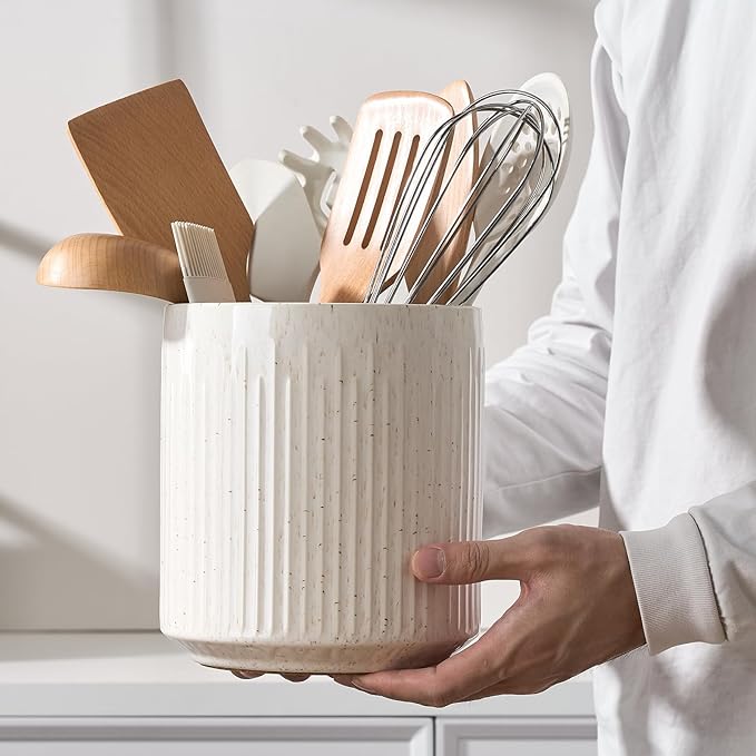 JIEMEI HOME Kitchen Utensil Holder, 7.2" Large Ceramic Stable Utensil Crock for Countertop, Utensil Organizer with Cork Mat, Removable Bamboo Divider for Easy, Kitchen Decor, Speckled White