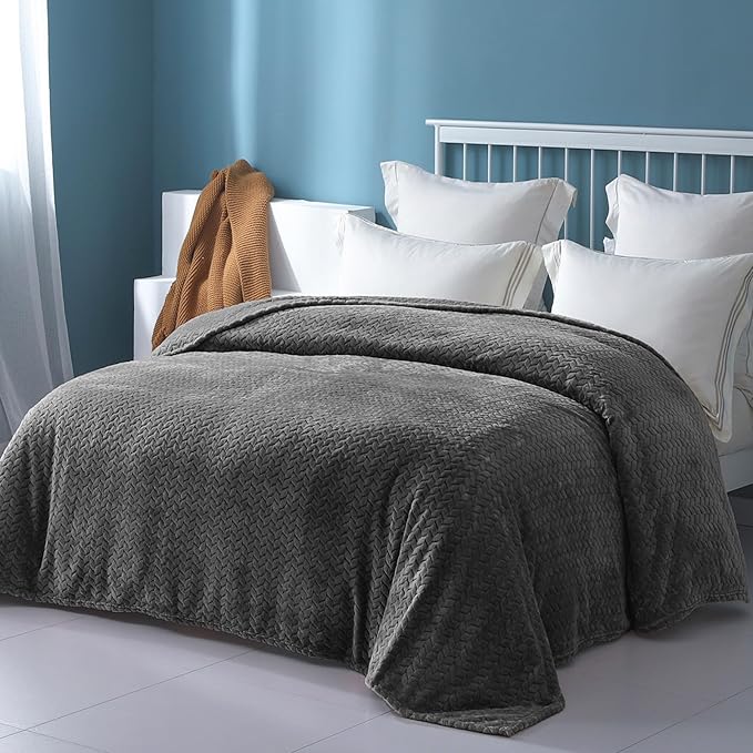 Exclusivo Mezcla Fleece King Size Blanket for Bed, 90x104 Inches Soft Cozy Jacquard Flannel Blankets, Lightweight Fuzzy Plush Warm for Winter, Dark Grey