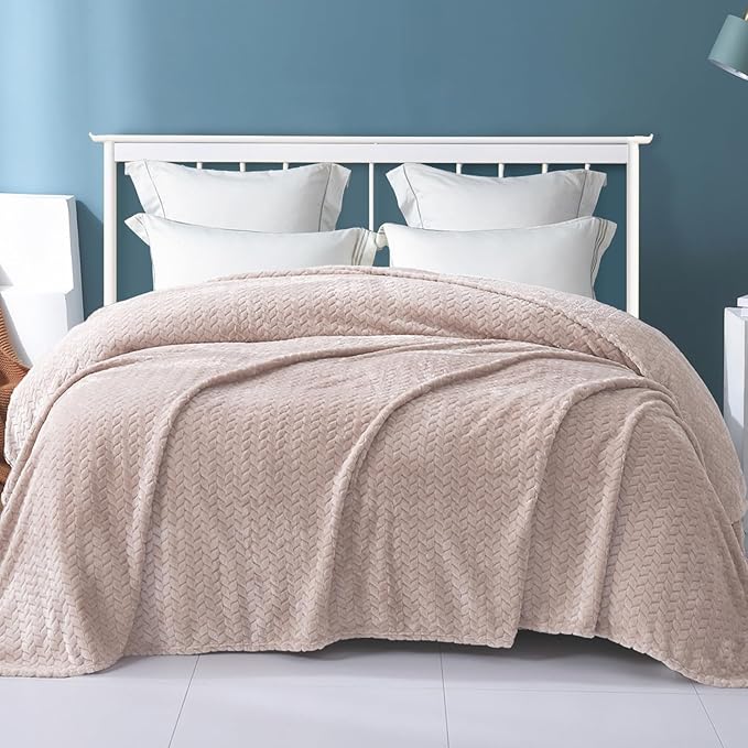 Exclusivo Mezcla Fleece King Size Blanket for Bed, 90x104 Inches Soft Cozy Jacquard Flannel Blankets, Lightweight Fuzzy Plush Warm for Winter, Camel