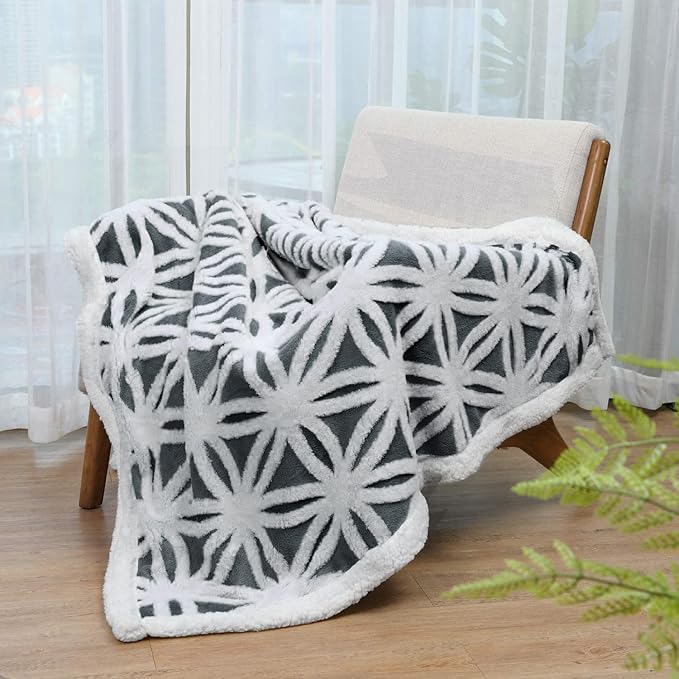 LOMAO Sherpa Fleece Blanket Fuzzy Soft Throw Blanket Dual Sided Blanket for Couch Sofa Bed (Dark Grey, 90''x110'')