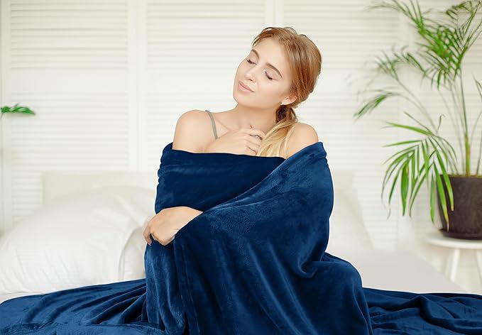 Utopia Bedding Fleece Blanket Full Size Navy 300GSM Luxury Fuzzy Soft Anti-Static Microfiber Bed Blanket (90x84 Inch)