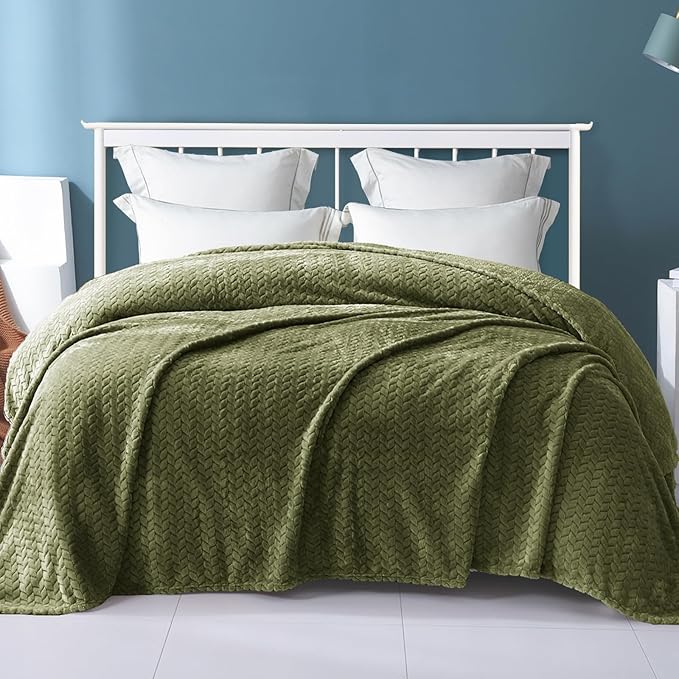 Exclusivo Mezcla Fleece Queen Size Blanket for Bed, 90x90 Inches Soft Cozy Jacquard Flannel Blankets, Lightweight Fuzzy Plush Warm for Winter, Olive Green