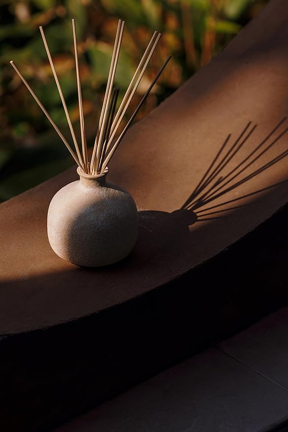 Blueme Happiness Diffuser | Yuzu & Ginger | 16.91 Fl Oz - Refillable Wellness Diffuser, Contains Essential Oil, Sustainable, Hand Finished, Premium, Luxury Ceramic, Natural Rattan Reeds | Large