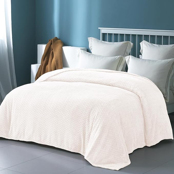 Exclusivo Mezcla Fleece Twin Size Blanket for Bed, 90x66 Inches Soft Cozy Jacquard Flannel Blankets, Lightweight Fuzzy Plush Warm for Winter, Off White