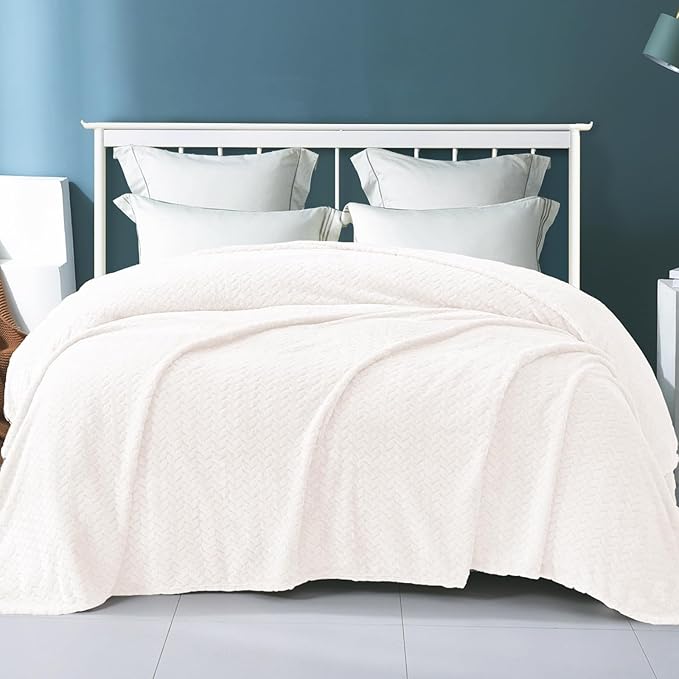 Exclusivo Mezcla Fleece Twin Size Blanket for Bed, 90x66 Inches Soft Cozy Jacquard Flannel Blankets, Lightweight Fuzzy Plush Warm for Winter, Off White