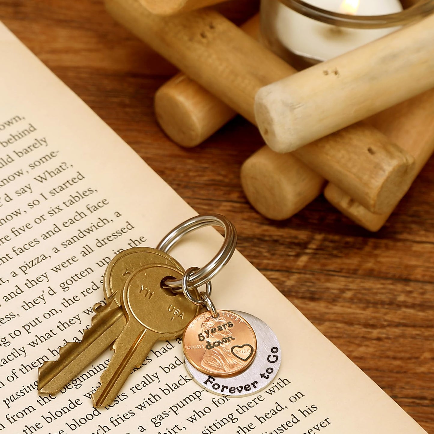 HRMYUDI 5 Years Anniversary Wood Wedding Gift for Man Woman, Coin Keychain with a 2020 Penny, 5 Years Down and Forever To Go, Fifth Wood Wedding Anniversary Presents for Him Her