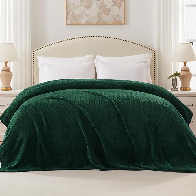 Exclusivo Mezcla Fleece Bed Blanket King Size, Super Soft and Warm Blankets for Couch, Sofa and Bed Waffle Textured, Cozy, Fuzzy and Lightweight (Forest Green, 90x104 Inches)