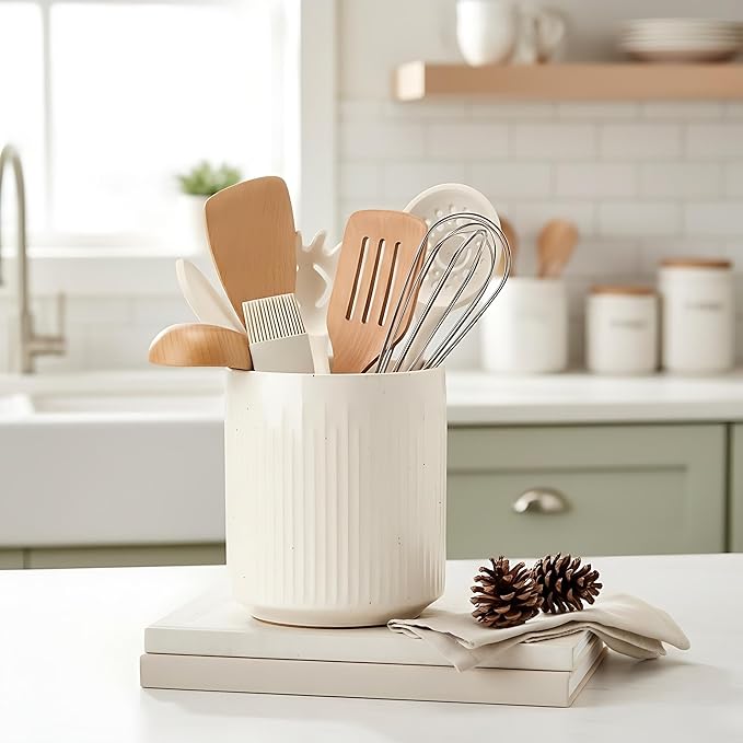 JIEMEI HOME Kitchen Utensil Holder, 7.2" Large Ceramic Stable Utensil Crock for Countertop, Utensil Organizer with Cork Mat, Removable Bamboo Divider for Easy, Kitchen Decor, Speckled White