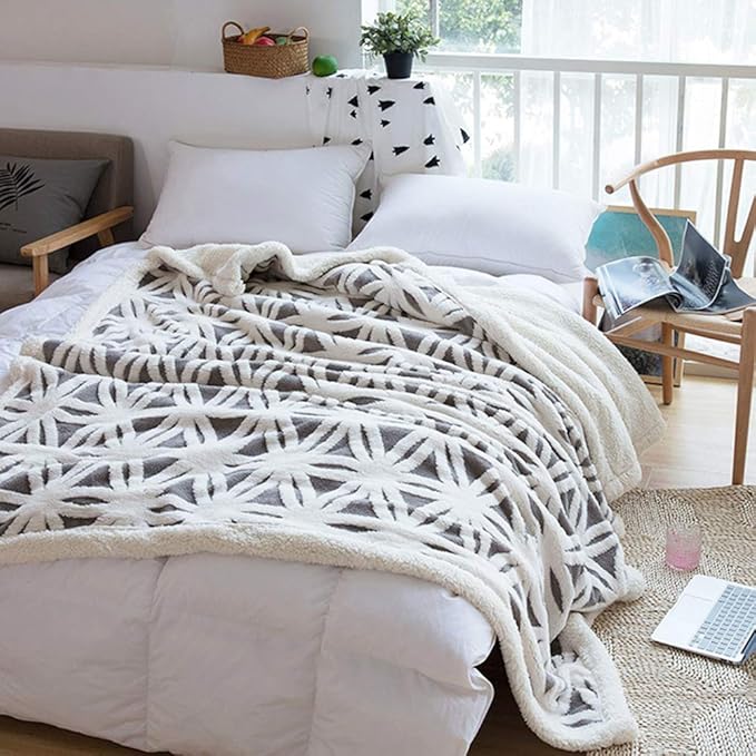 LOMAO Sherpa Fleece Blanket 90x110 Fuzzy Soft Throw Blanket Dual Sided Blanket for Couch Sofa Bed (Grey, 90''x110'')