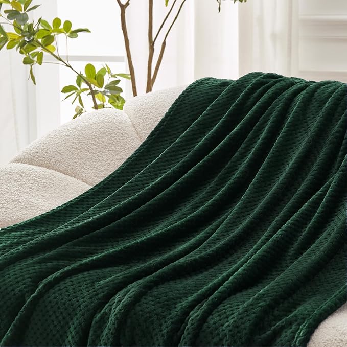 Exclusivo Mezcla Fleece Throw Blanket Extra Large, Super Soft and Warm Blankets for Couch, Sofa and Bed Waffle Textured, Cozy, Fuzzy and Lightweight (Forest Green, 50x70 Inches)