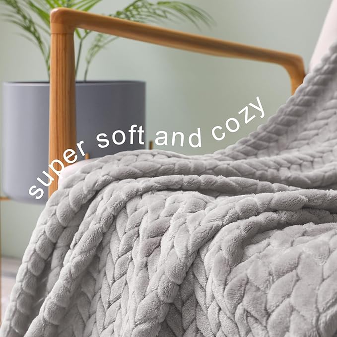 Exclusivo Mezcla Fleece Throw Blanket for Couch, 50x70 Inches Soft Cozy Jacquard Flannel Blankets, Lightweight Fuzzy Plush Warm Throws for Winter, Light Grey