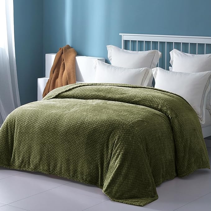 Exclusivo Mezcla Fleece Queen Size Blanket for Bed, 90x90 Inches Soft Cozy Jacquard Flannel Blankets, Lightweight Fuzzy Plush Warm for Winter, Olive Green
