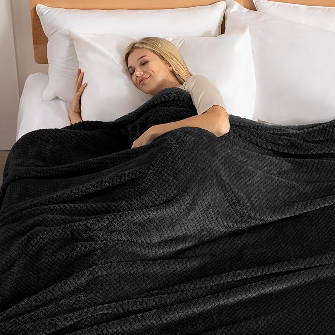 Exclusivo Mezcla Fleece Bed Blanket Queen Size, Super Soft and Warm Blankets for Couch, Sofa and Bed Waffle Textured, Cozy, Fuzzy and Lightweight (Black, 90x90 Inches)