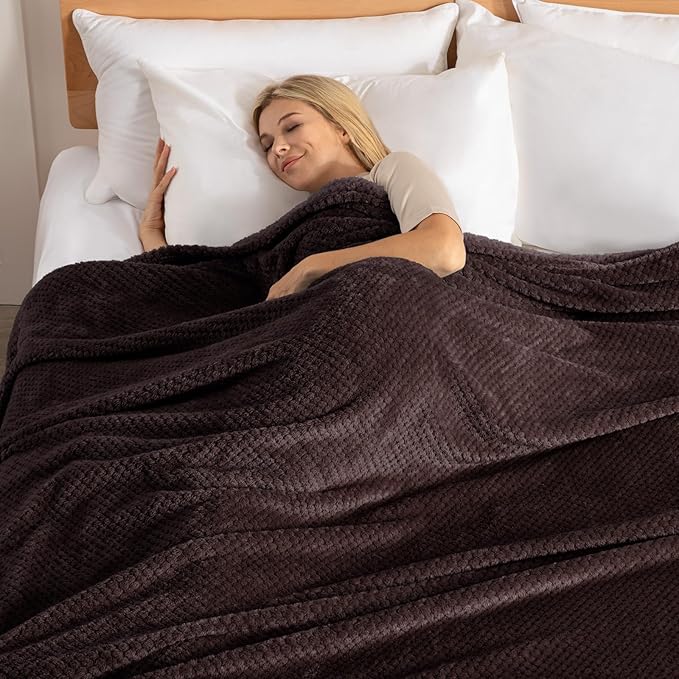Exclusivo Mezcla Fleece Bed Blanket King Size, Super Soft and Warm Blankets for Couch, Sofa and Bed Waffle Textured, Cozy, Fuzzy and Lightweight (Coffee, 90x104 Inches)