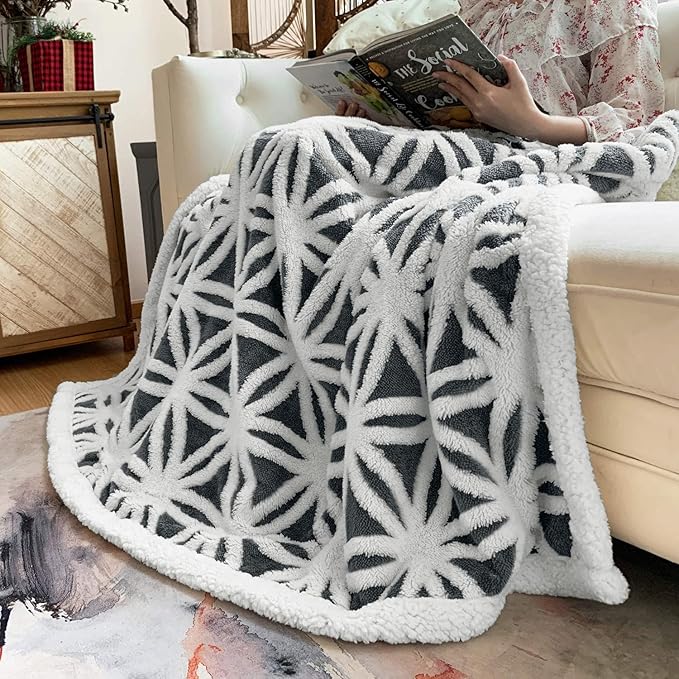 LOMAO Sherpa Fleece Blanket Fuzzy Soft Throw Blanket Dual Sided Blanket for Couch Sofa Bed (Dark Grey, 90''x110'')