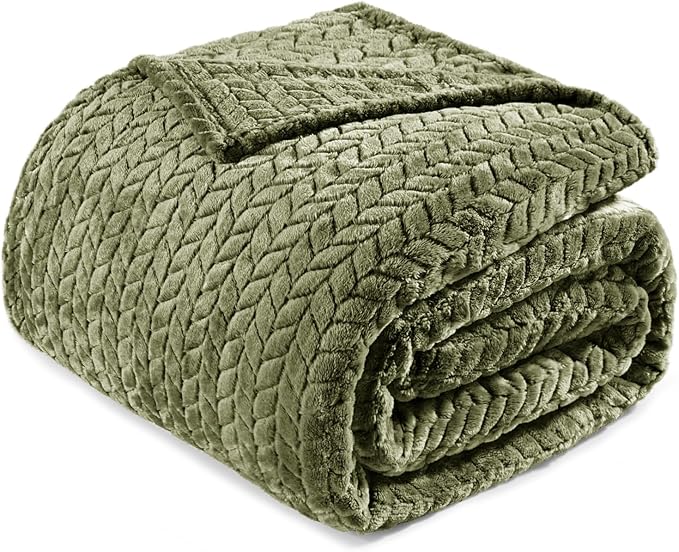 Exclusivo Mezcla Fleece Twin Size Blanket for Bed, 90x66 Inches Soft Cozy Jacquard Flannel Blankets, Lightweight Fuzzy Plush Warm for Winter, Olive Green