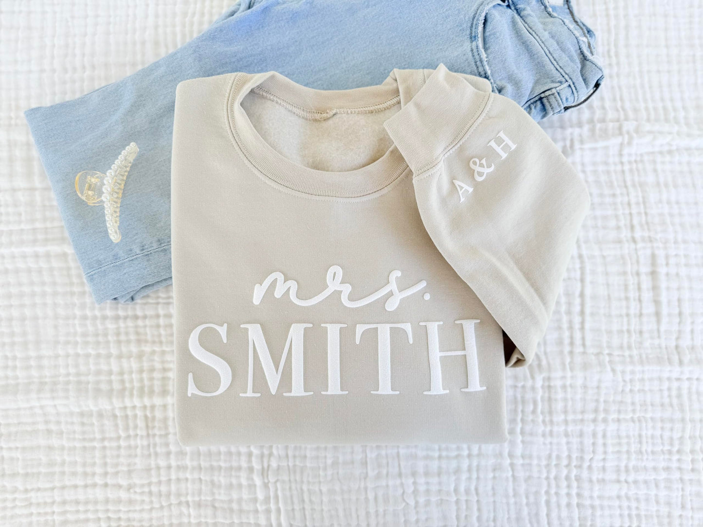 Up2ournecksinfabric - Bride Sweatshirt - Mrs Sweater - Honeymoon Outfit - Wedding Gift - Bride Crewneck - Miss to Mrs