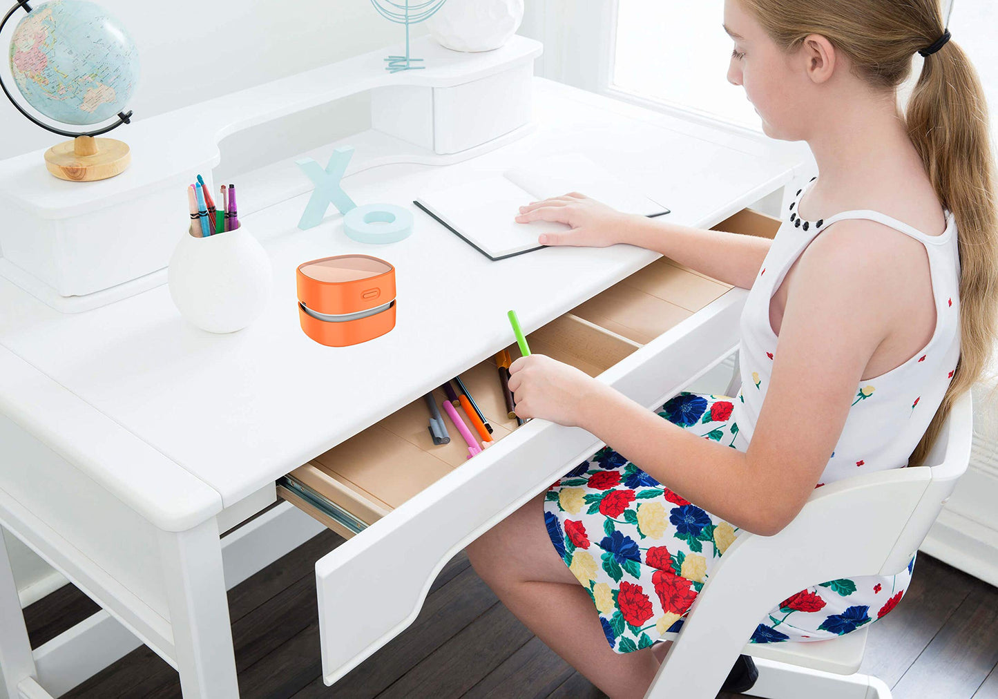 ODISTAR Desktop Vacuum Cleaner,Mini Table dust Sweeper Energy Saving with auto Power-Off Function,High Endurance up to 400 mins,Cordless&360º Rotatable Design for Keyboard/Office(Orange Charging)