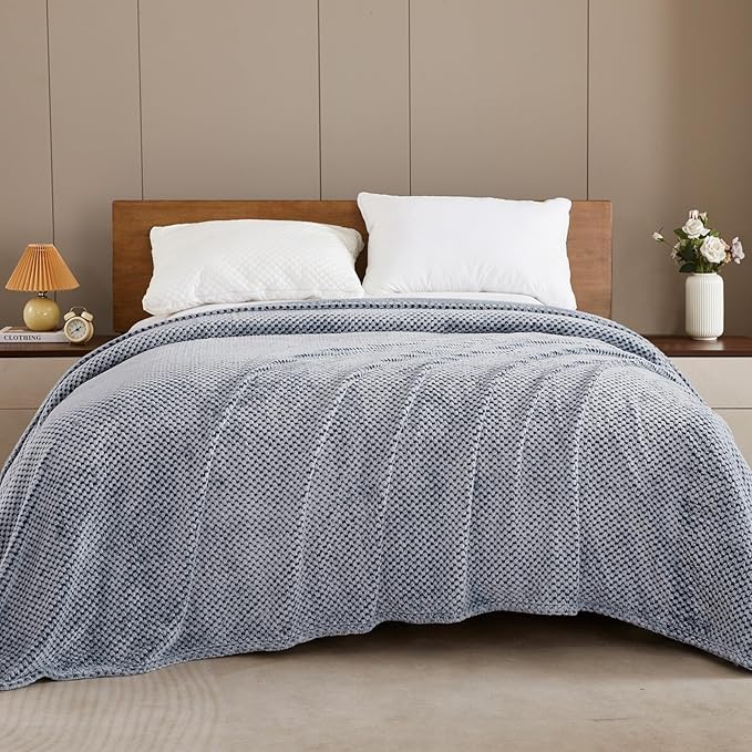 Exclusivo Mezcla Fleece Throw Blanket Extra Large, Super Soft and Warm Blankets for Couch, Sofa and Bed Waffle Textured, Cozy, Fuzzy and Lightweight (Mixed Navy Blue, 50x70 Inches)
