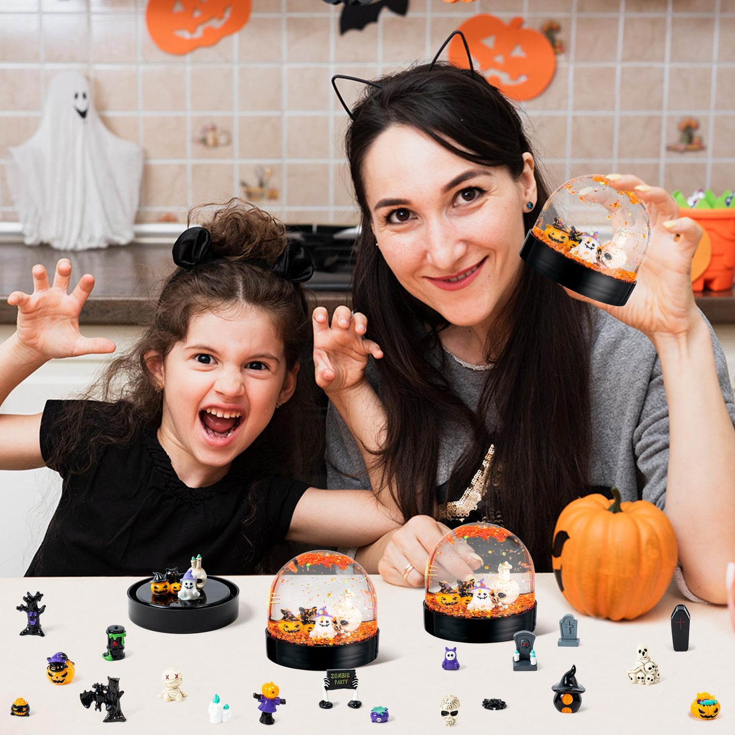 HoniedPepperino Halloween Snow Globe Craft Kit, 44Pcs DIY Pumpkin Water Globes Making Kits with Accessories, Make Your Own Halloween Cross Snow Globes Grave Ghost Party Favor Decor for Kids Boys Girls