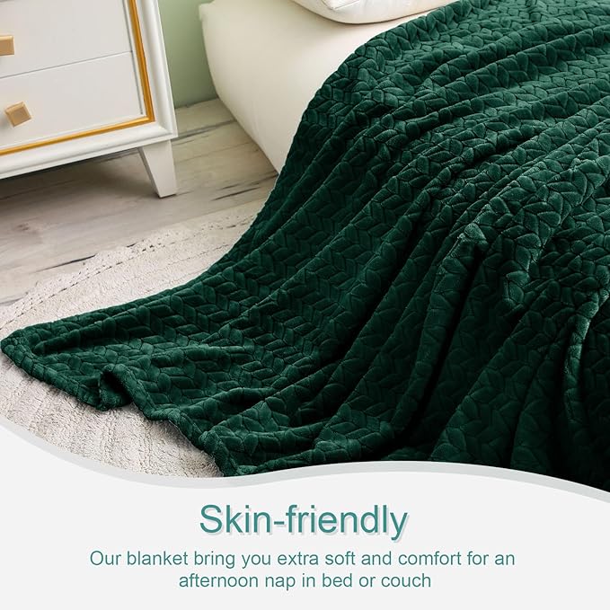 Exclusivo Mezcla Fleece Twin Size Blanket for Bed, 90x66 Inches Soft Cozy Jacquard Flannel Blankets, Lightweight Fuzzy Plush Warm for Winter, Forest Green