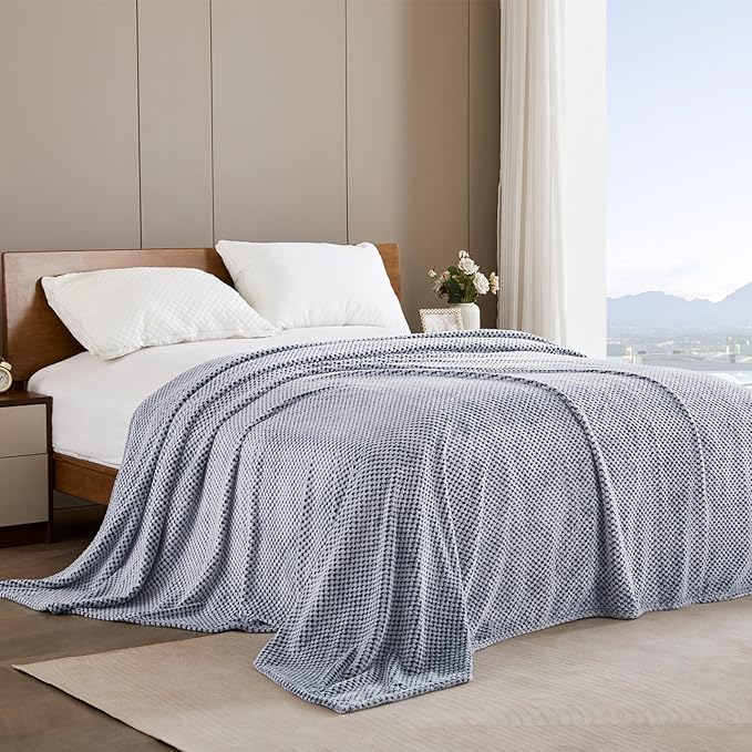 Exclusivo Mezcla Fleece Throw Blanket Extra Large, Super Soft and Warm Blankets for Couch, Sofa and Bed Waffle Textured, Cozy, Fuzzy and Lightweight (Mixed Navy Blue, 50x70 Inches)