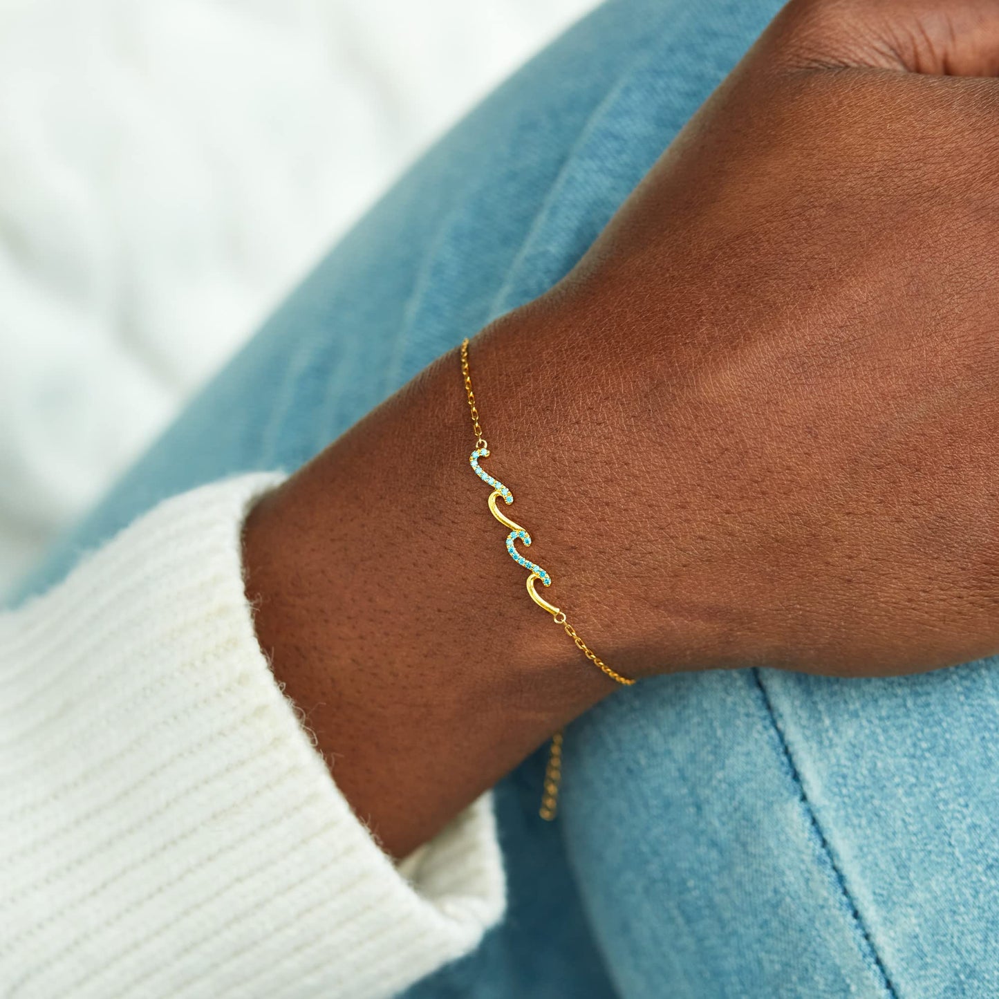 STORYJEWELLERY Mom Birthday Gifts, Mom Bracelets for Women, Gift for Moms, 925 Sterling Silver Wave Bracelet for Mother, Moms Jewelry