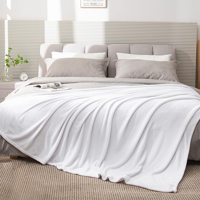 BEDELITE Fleece Blanket King Size Blankets for Bed, Luxury Plush Cozy Fuzzy Blanket 108x90 inches, Super Soft Warm Lightweight Throw Blanket All Seasons Suitable, White