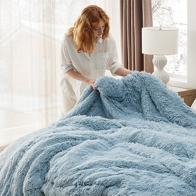 Bedsure GentleSoft Fuzzy Sherpa Faux Fur Blue Twin Blanket Cozy Gifts for Women Men, Soft Fleece Plush Warm Minky Thick Blanket Twin Size for Bed, Couch, Room Decor Dorm Essentials Blue Gifts, 60x80