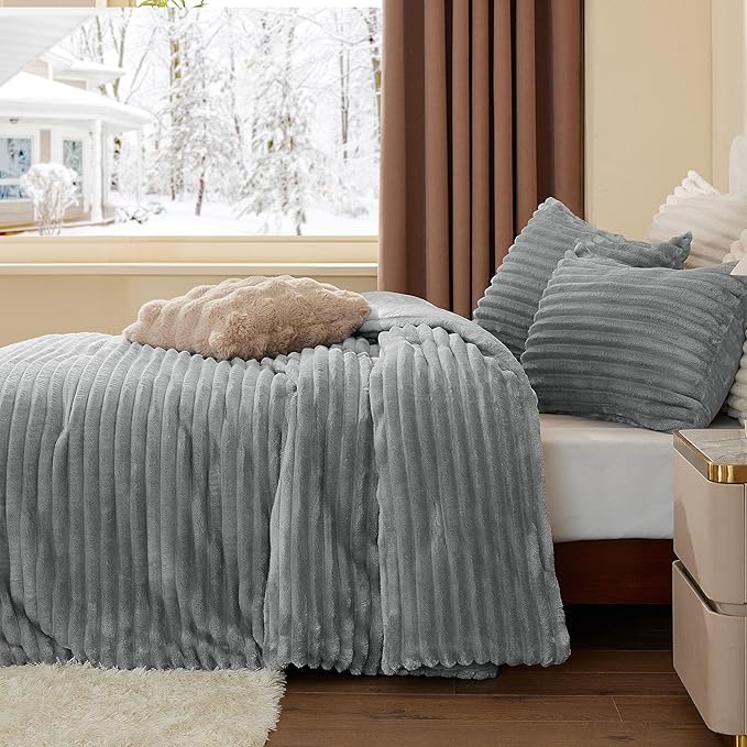 BEDELITE Fleece Full Comforter Set -Super Soft & Warm Fluffy Light Grey Bedding, Luxury Fuzzy Heavy Bed Set for Winter with 2 Pillow Cases
