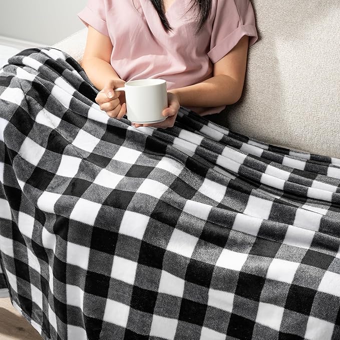 PAVILIA Black and White Buffalo Plaid Fleece Throw Blanket for Couch, Soft Checkered Flannel Blanket for Sofa, Plaid Christmas Couch Throw Bed, Warm Cozy Decorative Blanket Fall Decor Gift, 60x80