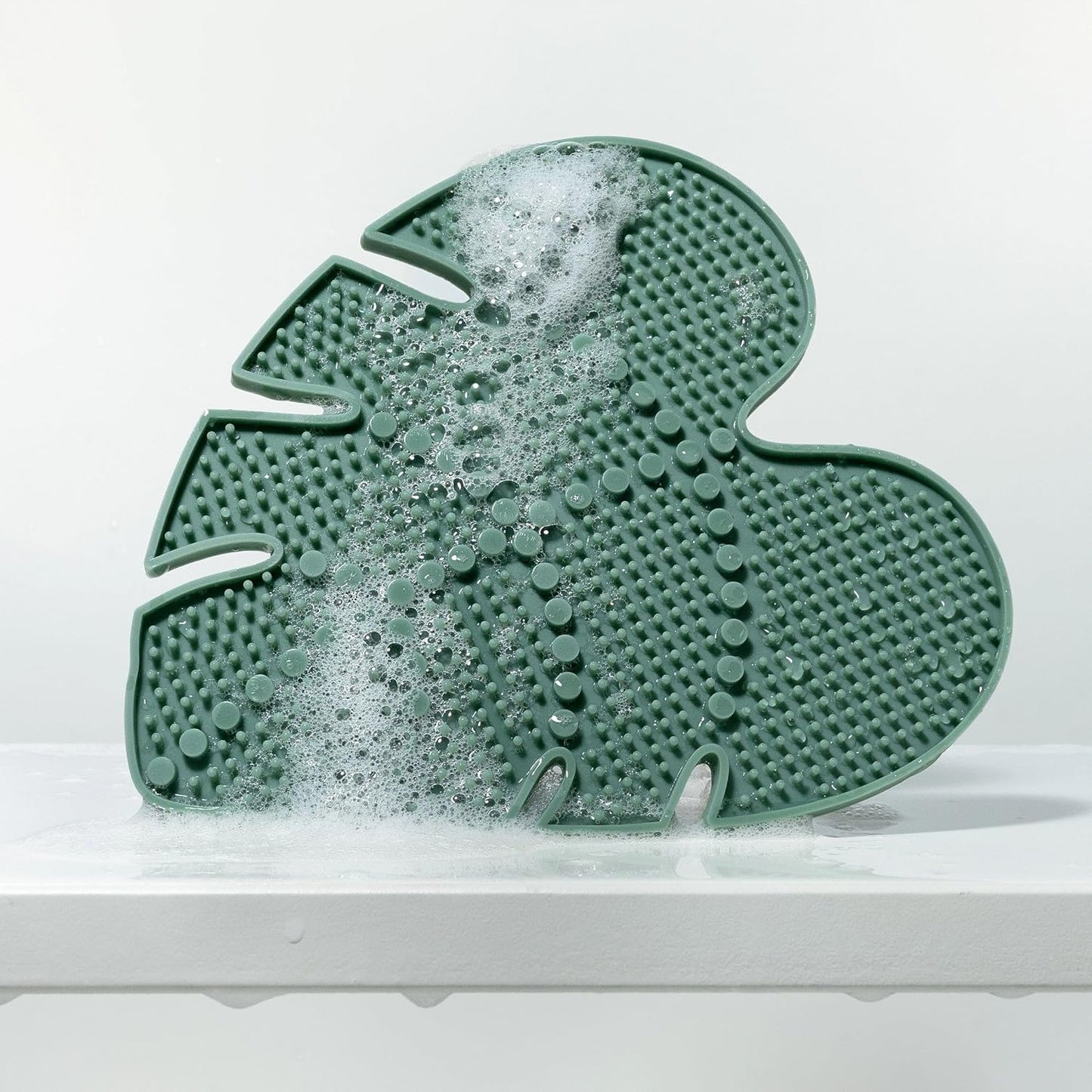 EcoTools Makeup Brush Cleansing Pad, Brush Cleaner Mat For Deep Cleaning Tools, Use With Makeup Brush Shampoo, 100% Silicone, Easy To Clean, Features Suction Cup For Easy Usage, Cruelty-Free, 1 Count