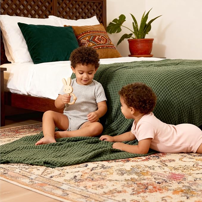 Bedsure Cooling Cotton Waffle King Size Blanket - Lightweight Breathable Blanket of Rayon Derived from Bamboo for Hot Sleepers, Luxury Throws for Bed, Couch and Sofa, Green, 104x90 Inches