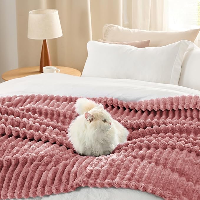 Bedsure GentleSoft Dusty Pink Full Blanket for Bed - Cozy Soft Blankets for Women, Cute Small Fleece Throws for Girls, Birthday Gifts for Women Decor Gifts for Mom, 84x90 Inches
