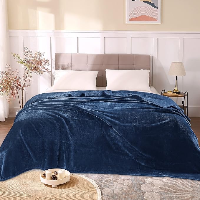 BEDELITE Fleece Blanket King Size Blankets for Bed, Luxury Plush Cozy Fuzzy Blanket 108x90 inches, Super Soft Warm Lightweight Throw Blanket All Seasons Suitable, Navy Blue