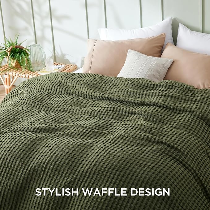 Bedsure Cooling Cotton Waffle King Size Blanket - Lightweight Breathable Blanket of Rayon Derived from Bamboo for Hot Sleepers, Luxury Throws for Bed, Couch and Sofa, Green, 104x90 Inches