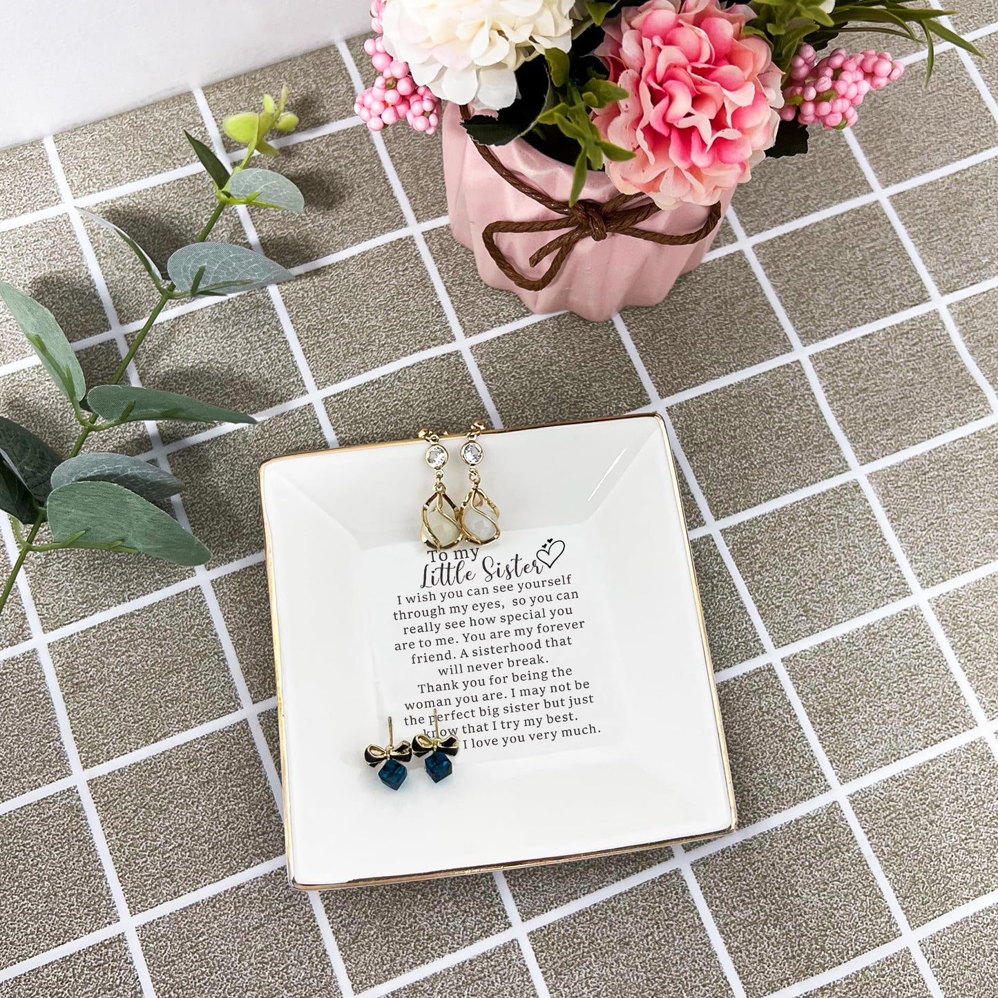XJF To My Little Sister Ceramic Jewelry Dish, Friendship Gifts, Christmas Gift for Little Sister from Sisters, Happy Birthday Gifts for Little Sister