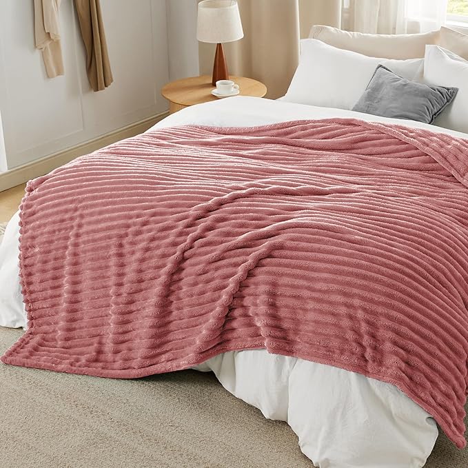 Bedsure GentleSoft Dusty Pink Full Blanket for Bed - Cozy Soft Blankets for Women, Cute Small Fleece Throws for Girls, Birthday Gifts for Women Decor Gifts for Mom, 84x90 Inches