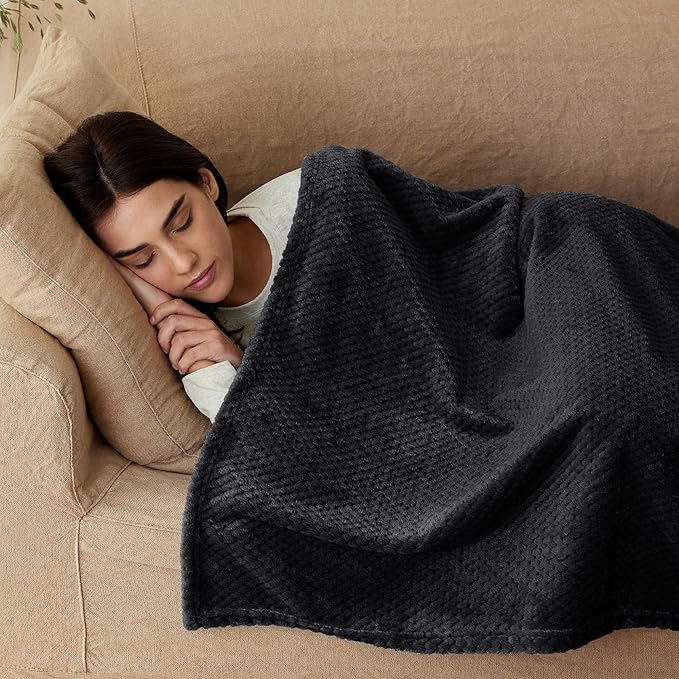 Exclusivo Mezcla Fleece Bed Blanket Twin Size, Super Soft and Warm Blankets for Couch, Sofa and Bed Waffle Textured, Cozy, Fuzzy and Lightweight (Black, 90x66 Inches)