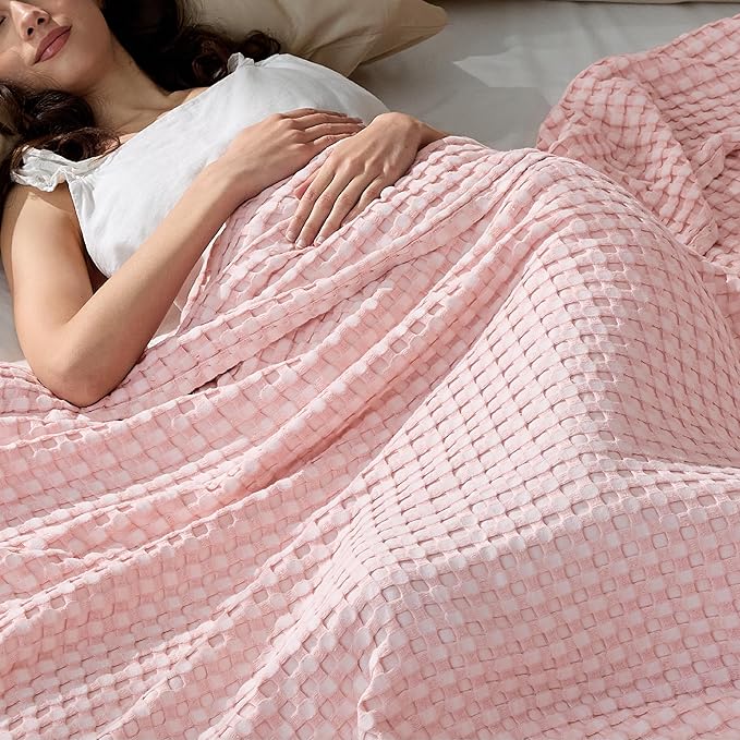 Bedsure Cooling Cotton Waffle King Size Blanket - Lightweight Breathable Blanket of Rayon Derived from Bamboo for Hot Sleepers, Luxury Throws for Bed, Couch and Sofa, Pink, 104x90 Inches