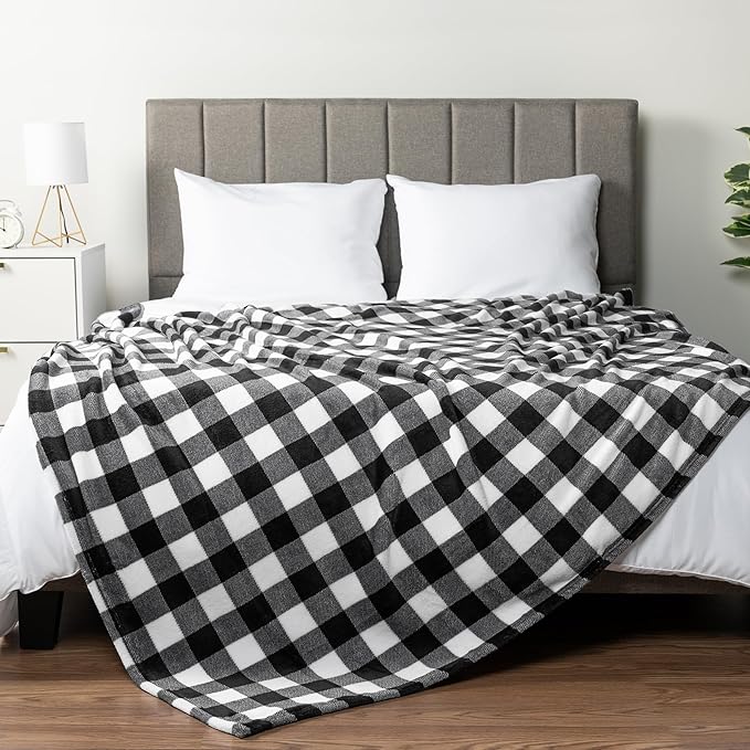 PAVILIA Black and White Buffalo Plaid Fleece Throw Blanket for Couch, Soft Checkered Flannel Blanket for Sofa, Plaid Christmas Couch Throw Bed, Warm Cozy Decorative Blanket Fall Decor Gift, 60x80