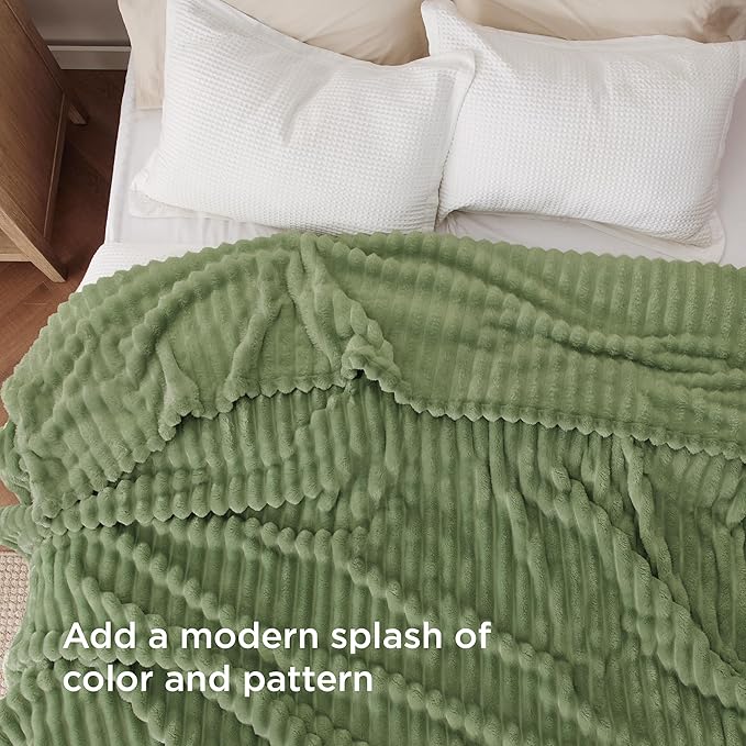 Bedsure GentleSoft Reseda Fleece Queen Blanket for Couch - Super Soft Cozy Blankets for Women, Cute Small Blanket for Girls, 90x90 Inches