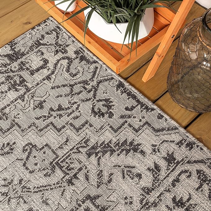 JONATHAN Y SMB105D-5SQ Estrella Bohemian Medallion Textured Weave Indoor Outdoor Area Rug Coastal Bohemian Rustic Glam Easy Cleaning Bedroom Kitchen Backyard Patio Non Shedding, 5' Square, Black/Gray